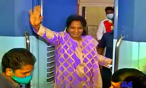 Governor Tamilisai: రైలులో భద్రాద్రి వెళ్లడం ఆనందంగా ఉంది: గవర్నర్