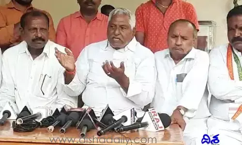 వాళ్లకి జంతర్ మంతర్ వద్ద ధర్నా చేసే దమ్ము లేదు
