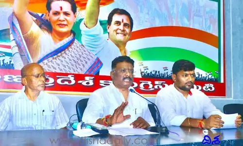 సమస్యలు సృష్టించడం కేసీఆర్‌కి బాగా అలవాటు: ఏఐసీసీ