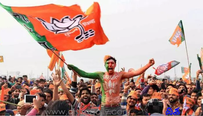 UP MLC Elections: యూపీ ఎన్నికల్లో బీజేపీ ఘన విజయం.. 36 కు 33 సీట్లు కైవసం