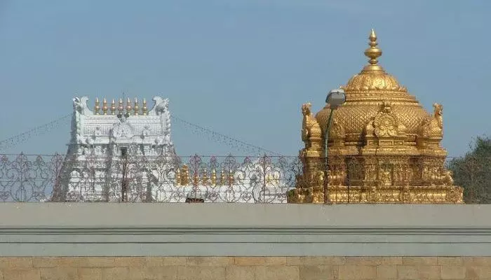 Tirumala: తిరుమలలో ఉద్యోగాలు.. నెలకు రూ.54 వేలు జీతం Tirumala: తిరుమలలో ఉద్యోగాలు.. నెలకు రూ.54 వేలు జీతం