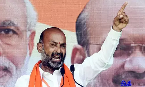 Bandi Sanjay: ప్రజాసంగ్రామ యాత్ర అడ్డుకునేందుకు మహా కుట్ర.. కుందబద్దలు కొట్టిన బండి సంజయ్