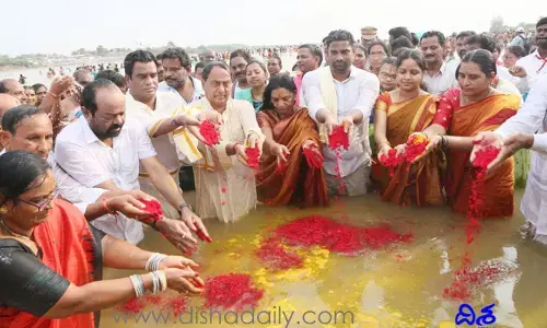 Indrakaran Reddy: ప్రాణహిత పుష్కరాలను ప్రారంభించిన మంత్రి ఇంద్రకరణ్‌ రెడ్డి