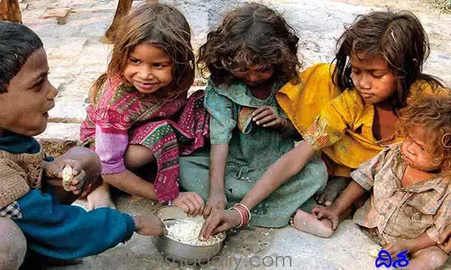 ఆకలి సూచీలో అట్టడుగుకు భారత్.. కేంద్రం గొప్పలు కాగితాలకే పరిమితమా?