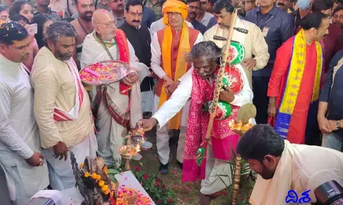 Kinnera Mogulaiah: మధ్యప్రదేశ్‌లో తెలంగాణ కీర్తి.. 12 మెట్ల కిన్నెరతో మొగులయ్య ప్రదర్శన