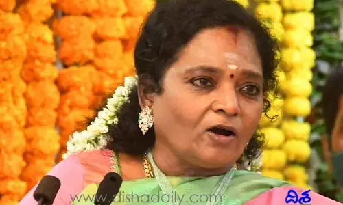 గవర్నర్ తమిళిసై పై బాడీ షేమింగ్..  అసభ్య పదజాలంతో ట్రోల్స్