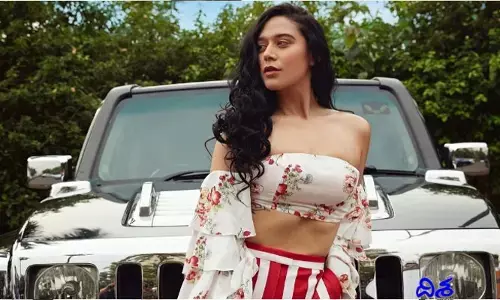 Krishna Shroff: బరితెగించిన స్టార్ హీరో కూతురు.. కెమెరా ముందు మొత్తం విప్పేసి