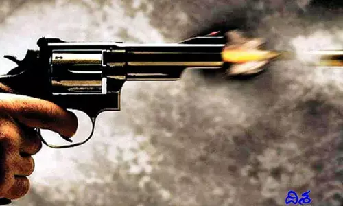 బ్రేకింగ్: లక్నో కోర్టులో కాల్పుల కలకలం.. మాజీ ఎమ్మెల్యే అనుచరుడు స్పాట్ డెడ్