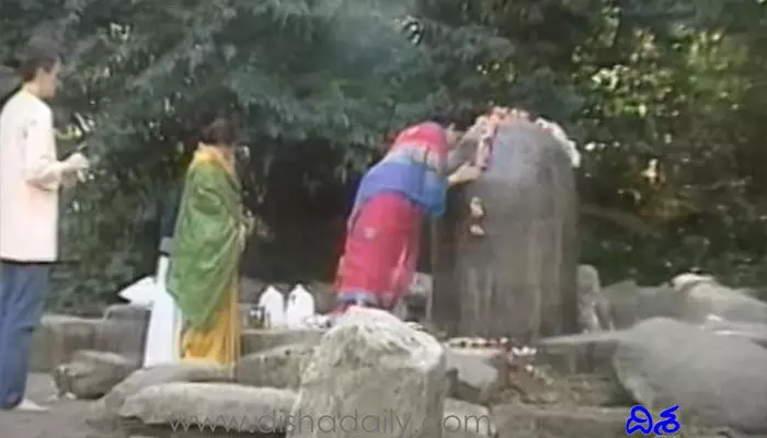1990ల్లో ఆ ట్రాఫిక్ బారికేడ్ శివలింగంగా ఎలా మారింది.. అమెరికాలో అద్భుతం! 1990ల్లో ఆ ట్రాఫిక్ బారికేడ్ శివలింగంగా ఎలా మారింది.. అమెరికాలో అద్భుతం!