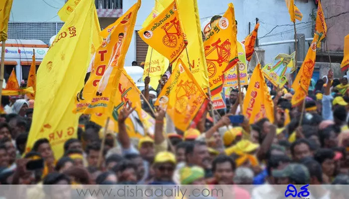 దూకుడు పెంచిన టీడీపీ కార్యకర్తలు.. వైసీపీని ఢీకొట్టే అస్త్రం అదేనా..? దూకుడు పెంచిన టీడీపీ కార్యకర్తలు.. వైసీపీని ఢీకొట్టే అస్త్రం అదేనా..?