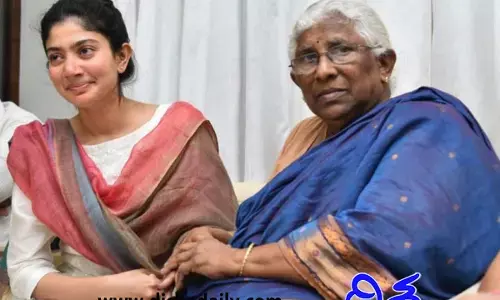 Sai pallavi meets sarala family and gets emotional