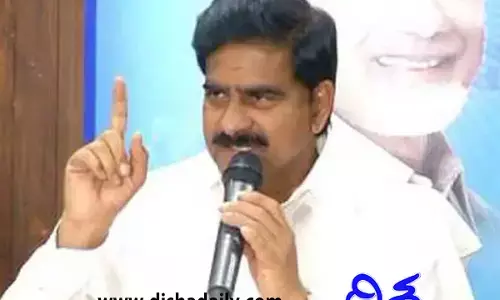 తల్లిని, చెల్లిని గెంటేసినోడికి పరువేంటి?: లోకేశ్‌కు నోటీసులివ్వడంపై Devineni Uma Maheswara Rao