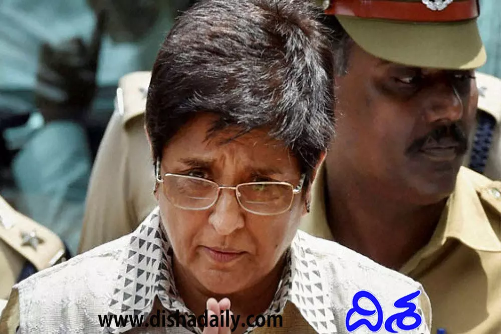 అలా అన్నందుకు క్షమించండి.. సిక్కులకు కిరణ్బేడీ క్షమాపణ! (వీడియో) అలా అన్నందుకు క్షమించండి.. సిక్కులకు కిరణ్బేడీ క్షమాపణ! (వీడియో)