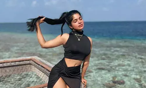 Bachelor Divya Bharathi Stunning Beach Looks