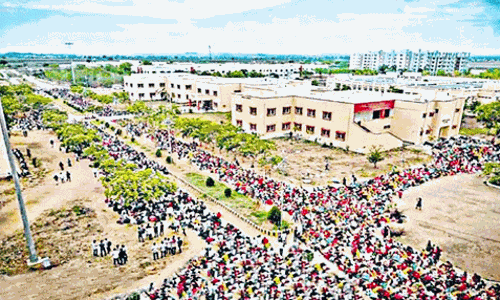 సమస్యలు తీరితేనే చక్కని చదువు