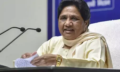 హైదరాబాద్ ట్రాఫిక్‌లో చిక్కుకుపోయిన BSP చీఫ్ మాయవతి కాన్వాయ్!