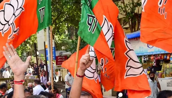Four Hyderabad BJP Corporators Have Joined in TRS In The Presence Of KTR Four Hyderabad BJP Corporators Have Joined in TRS In The Presence Of KTR