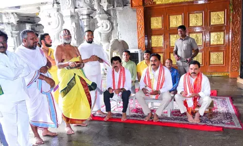 Minister Errabelli Dayakar Rao Visits Yadadri Temple