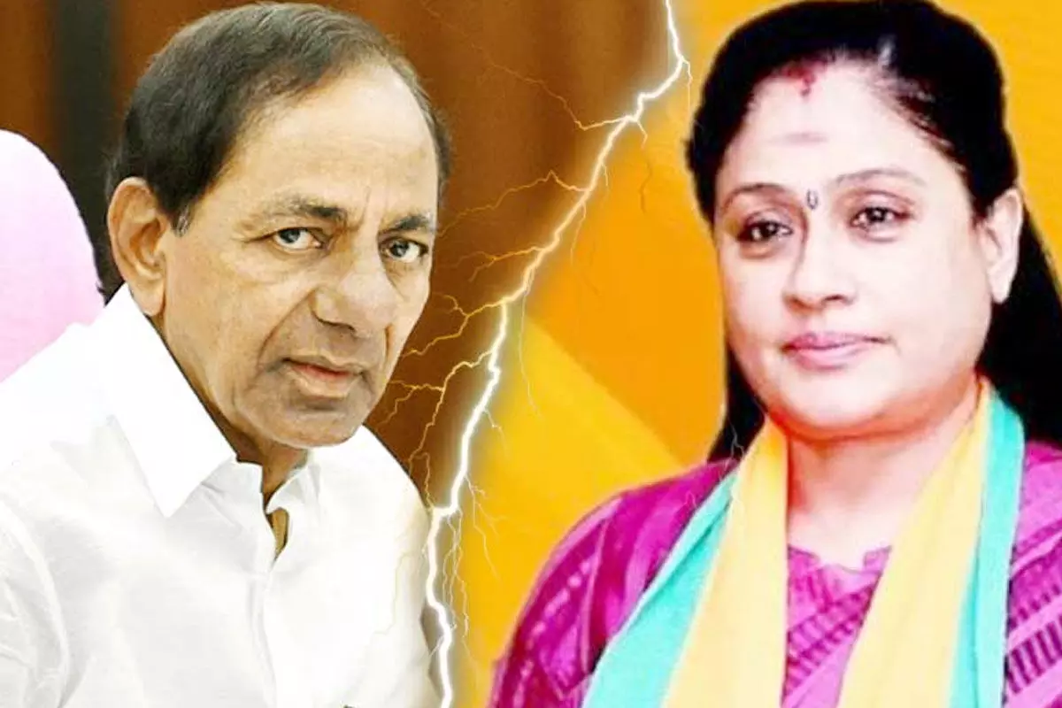 BJP Leader Vijaya Shanthi Criticizes CM KCR