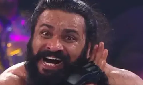 #WWEలో పుష్ప మేనరిజం.. బన్నీని ఇమిటేట్ చేసిన బాక్సర్