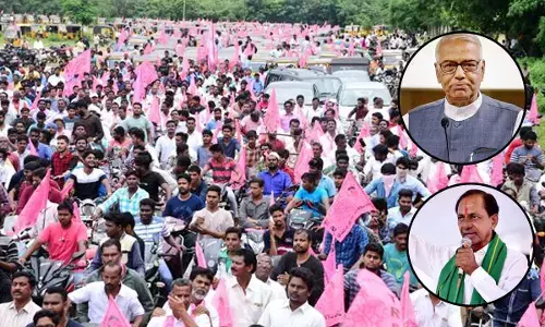 KCR and Yashwant Sinha leave to Jalavihar in one vehicle