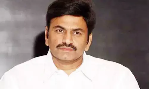 ఎంపీ రఘురామ ఇంటి వద్ద గుర్తు తెలియని వ్యక్తుల సంచారం