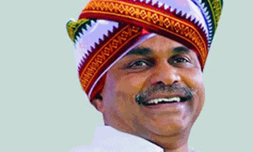 ఆపద్బాంధవుడు వైఎస్ఆర్