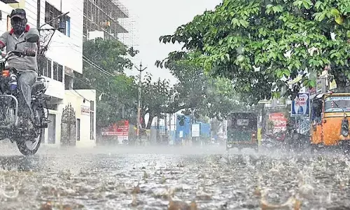 తెలుగు రాష్ట్రాల్లో అతి భారీ వర్షాలు