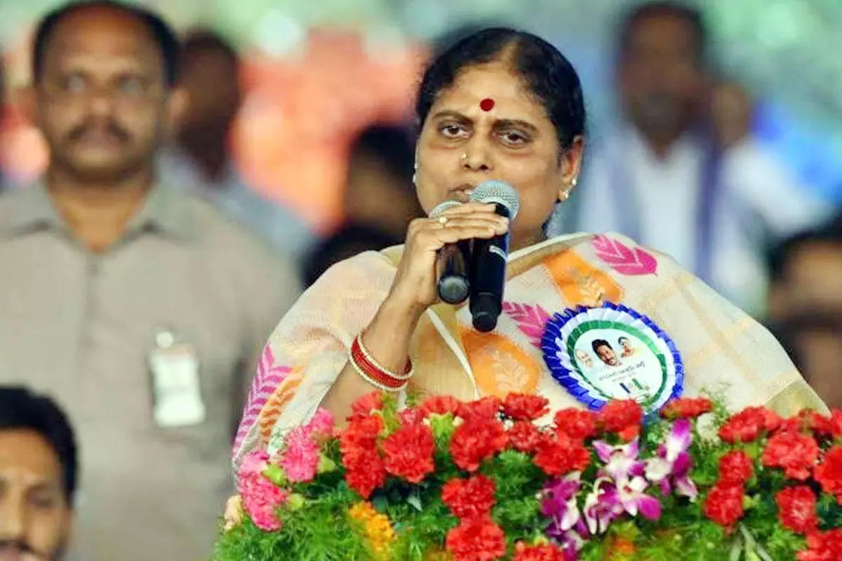 YS Vijayamma Resigns to YSRCP Party to Support YS Sharmila YS Vijayamma Resigns to YSRCP Party to Support YS Sharmila