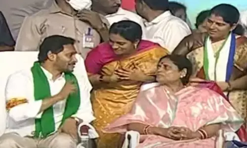 YS Vijayamma Attends YSRCP Plenary