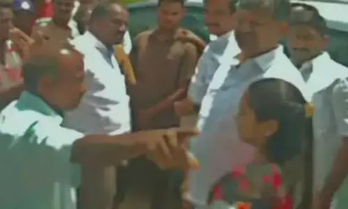 Bornapally Villagers Stopped MLA Sanjay Kumar, MLC Ramana