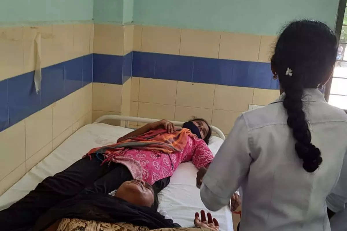 Hanamkonda Mahatma jyothi rao pule gurukul Students Hospitalized Due to food poisoning Hanamkonda Mahatma jyothi rao pule gurukul Students Hospitalized Due to food poisoning