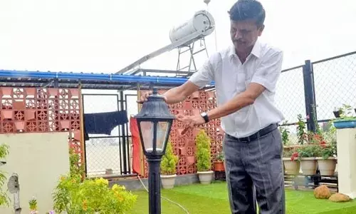 ప్రతీ అవసరానికి సోలార్‌ పవర్‌ వాడకం.. ఆదర్శంగా కర్నాటక వ్యక్తి