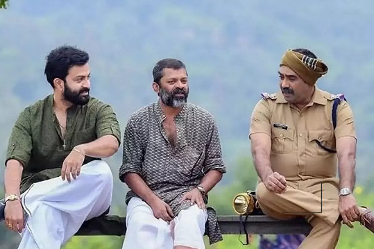 దివంగత దర్శకుడికి నేషనల్ అవార్డు.. భావోద్వేగంలో అభిమానులు దివంగత దర్శకుడికి నేషనల్ అవార్డు.. భావోద్వేగంలో అభిమానులు