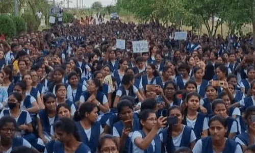 Basara IIIT Students Agitation Over Declared Sudden Holidays