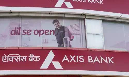 కస్టమర్లకు షాక్ ఇచ్చిన Axis Bank!