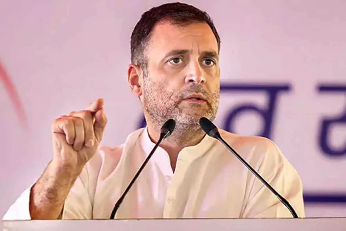 Who are the people to support the Mafia from the Gujarat government? Asks Rahul Gandhi