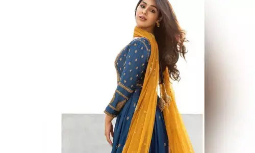 ఆ డ్రెస్సింగ్‌లోనే స్త్రీ అందం బయటపడుతుంది.. యంగ్ బ్యూటీ