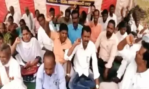 VRAs Protest Reaches to Third day in Indalwai