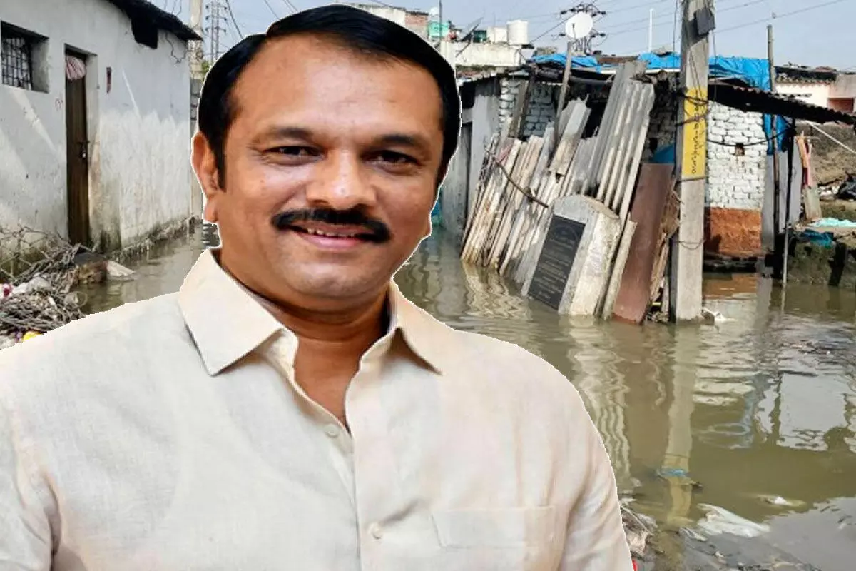 వివాదంలో ఎమ్మార్డీసీ చైర్మన్ ఢిల్లీ పయనం.. పీకే రిపోర్ట్ ఎఫెక్టేనా..? వివాదంలో ఎమ్మార్డీసీ చైర్మన్ ఢిల్లీ పయనం.. పీకే రిపోర్ట్ ఎఫెక్టేనా..?
