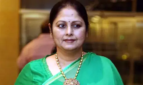 కాంప్రమైజ్ కాకుంటే ఇండస్ట్రీలో నిలబడలేం.. సీనియర్ నటి