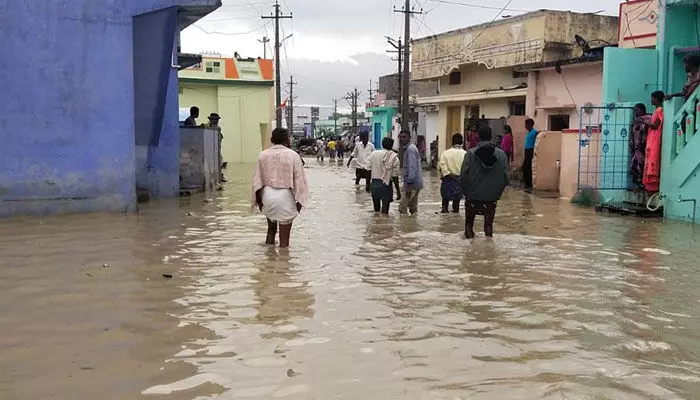పుల్లూరులో ఫుల్లు వర్షం (వీడియో) పుల్లూరులో ఫుల్లు వర్షం (వీడియో)