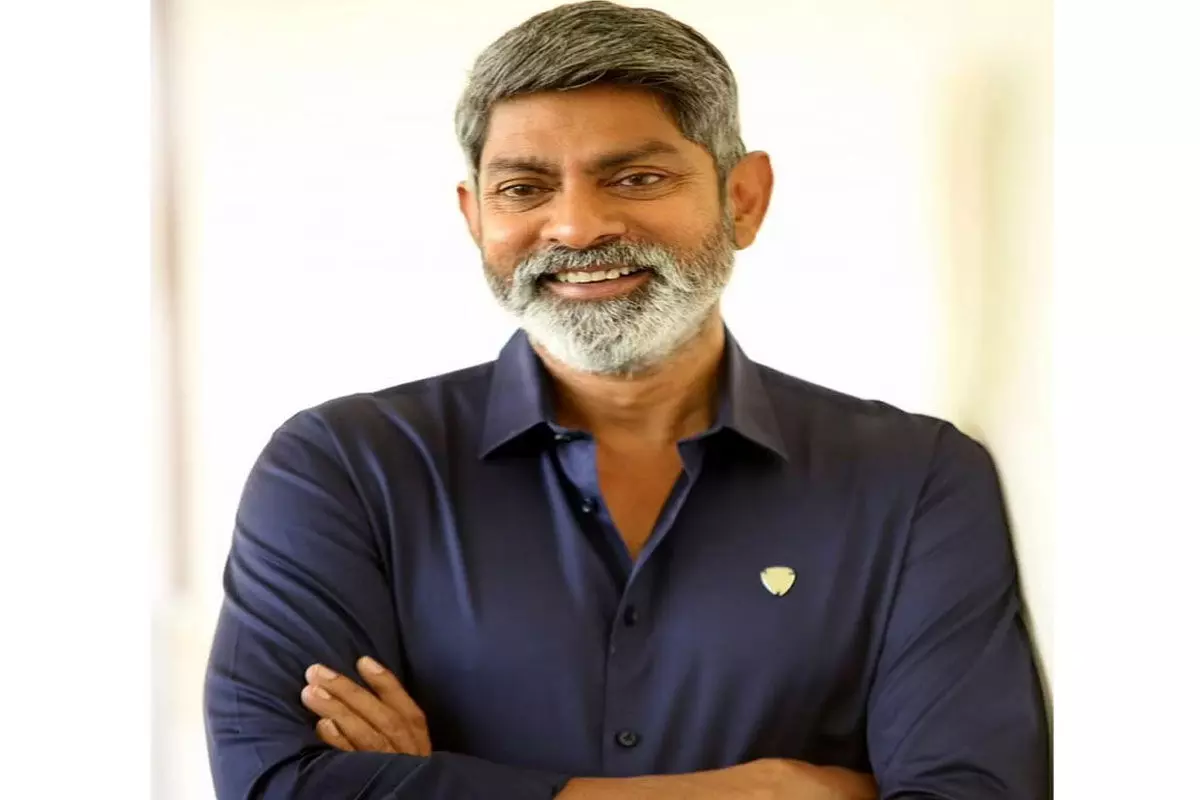 Jagapathi Babu Sensational Comments On Politics Jagapathi Babu Sensational Comments On Politics