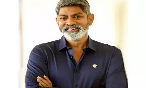 Jagapathi Babu Sensational Comments On Politics