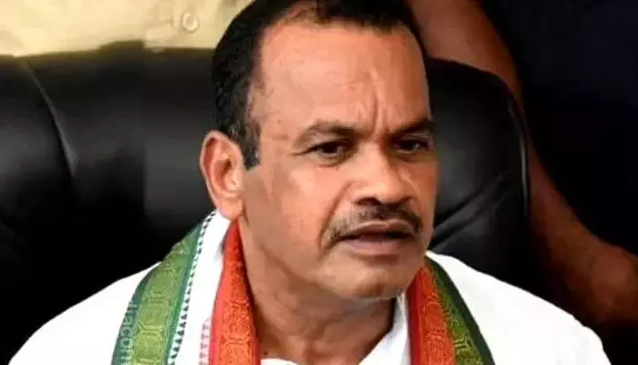 Komatireddy Venkat Reddy Says, KCR Government Failed to Extend Flood Aid Komatireddy Venkat Reddy Says, KCR Government Failed to Extend Flood Aid