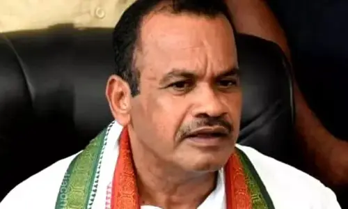 Komatireddy Venkat Reddy Says, KCR Government Failed to Extend  Flood Aid