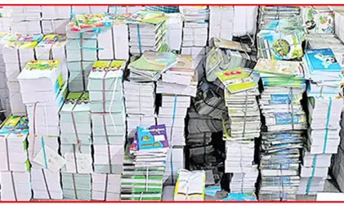 పుస్తకాలు లేకుండా చదువులా?