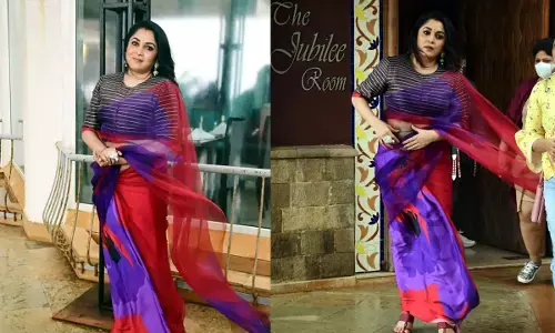 Liger ఈవెంట్‌లో అట్రాక్షన్‌గా రమ్యకృష్ణ.. చీరకట్టులో పోజులు
