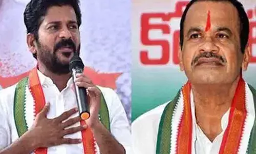 Komatireddy Venkat Reddy Responds Over TPCC Revanth Reddy Apology