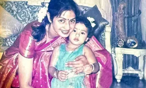 Janhvi Kapoor emotional tweet on her mother Sridevi birthday anniversary